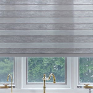 <div style="display:inline-flex;align-items:center;gap:8px;font-family:Inter;padding:0 15px;"><span style="font-size:clamp(20px,3vw,28px);font-weight:bold;">LA</span><strong style="font-size:clamp(50px,9vw,150px);line-height:1;">GRANDE</strong><span style="font-size:clamp(20px,3vw,28px);font-weight:bold;">VENTE</span></div>