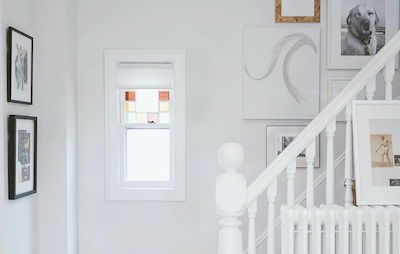 Toiles de fenêtre Gregory dans une petite fenêtre